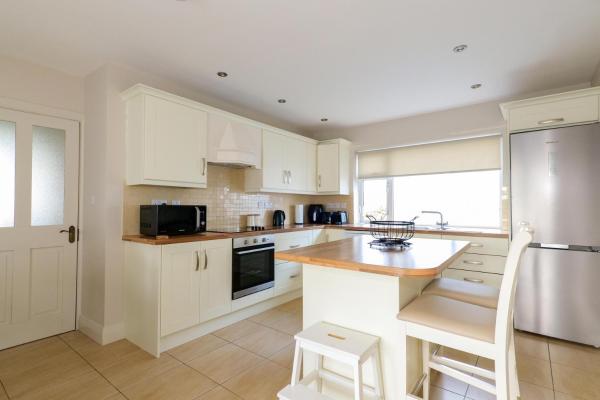 Cozy Connemara Family Retreat - County Clare