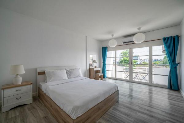 City Home 4br Near Hua Mak Station With Parking - Bangkok