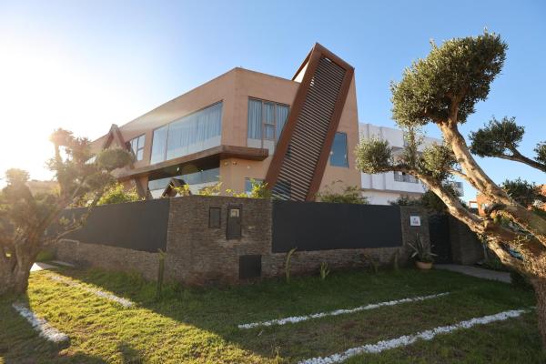 Na fotografii je vidět objekt La Villa Luxury Suites nacházející se ve městě Marakéš.