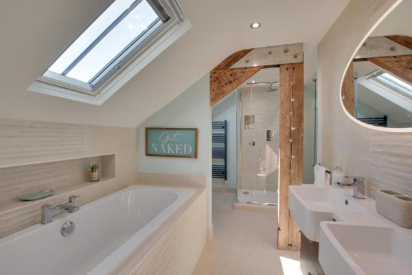 Foto 3: 2 Bed in Whitby oc-w449