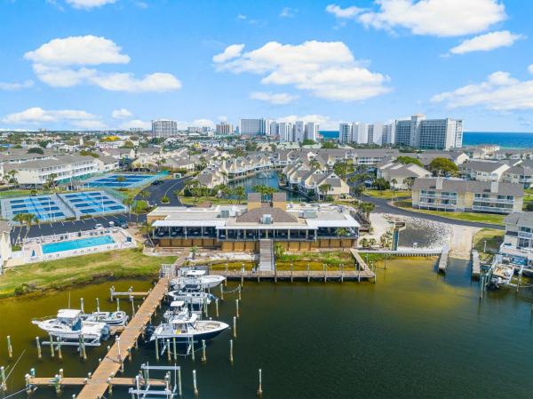 A la foto es mostra l'objecte Sandpiper Cove by Panhandle Getaways situat a la ciutat de Destin.
