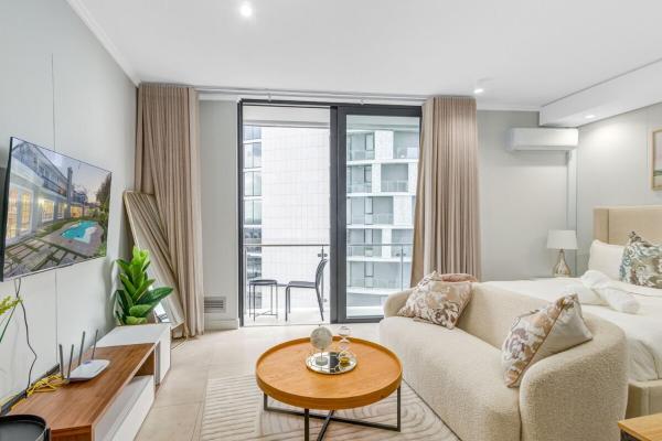 Solitude Studio Apartment, Ellipse, Midrand - Midrand