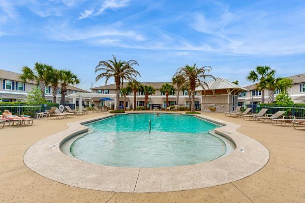 Two-story Townhome Near The Beach With Wifi Washer And Dryer - Pensacola, FL