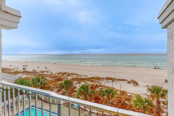 Dog-friendly Beachfront Condo With Pool Hot Tub Ac & Gulf Views - Panama City Beach, FL