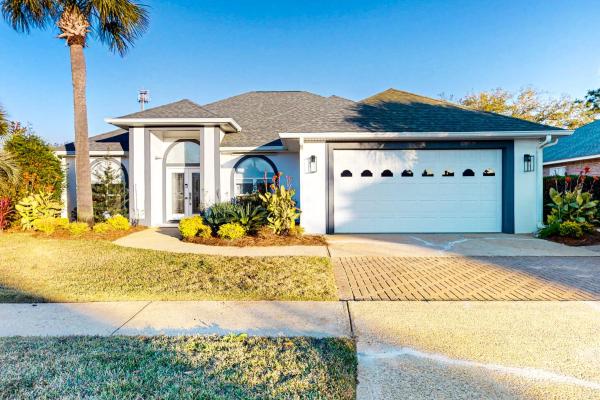 Gorgeous Home With Private Pool And Lots Of Outdoor Space - Miramar Beach, FL