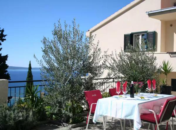 Apartment Almira - Omiš