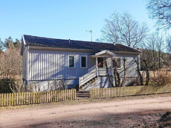 4 Person Holiday Home In Lysekil - Suecia