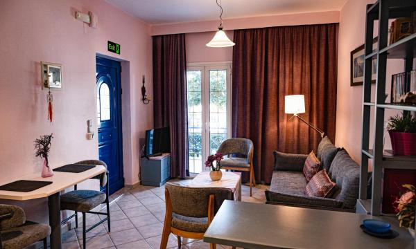 Bbq, Balcony, 42mbps, King, Backyard, Full Kitchen-1 - Greece