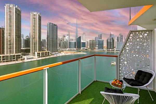 På billedet ses objektet Gogoto6 2BR Super Premium Canal & Burj Khalifa View beliggende i byen Dubai.
