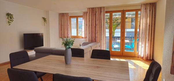 A la foto es mostra l'objecte Alpenglück Apartment situat a la ciutat de Wilderswil.