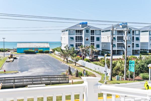 Seaside Villas #15 - Shared Pool/partial Ocean View - Atlantic Beach, NC