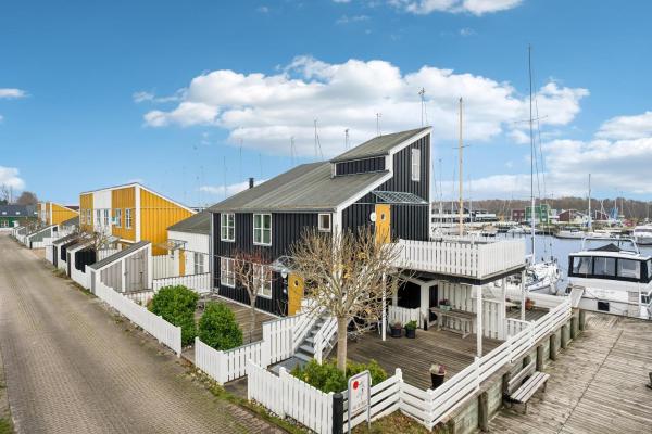 Flot 1 Sals Lejlighed Med Tårnværelse I ØEr Maritime Ferieby - Ebeltoft