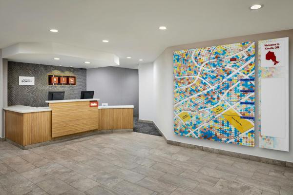 En la foto se muestra el objeto TownePlace Suites by Marriott Ottawa Kanata ubicado en la ciudad de Kanata.