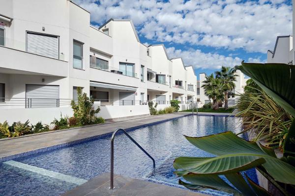 Amalia Sunny Ground Floor Bungalow With 2 Bedrooms - Torrevieja