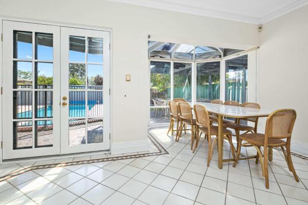 Marvel In Mitcham - 6 Bedroom Pool Luxury - Adelaide