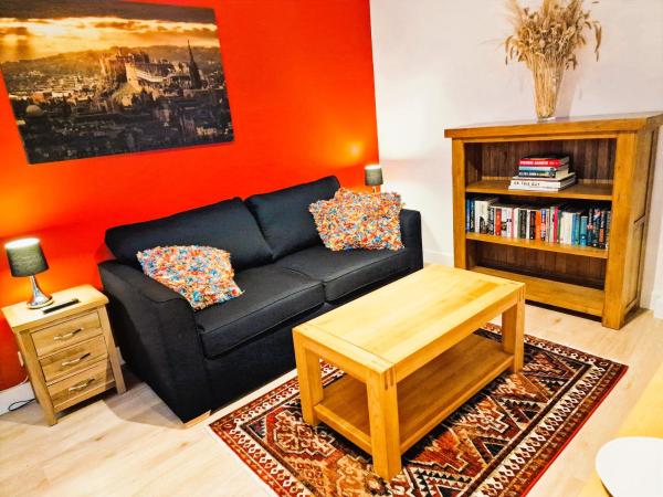 Centre Of Edinburgh's Historic Old Town - Blair Street - Sleeps 4 - Edinburgh, UK