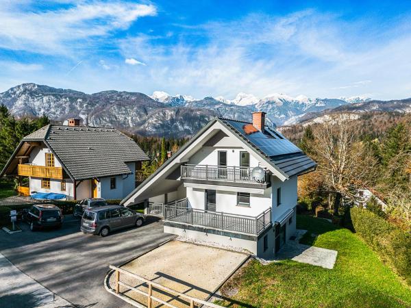 A la foto es mostra l'objecte Apartments CRYSTAL AURA situat a la ciutat de Bohinj.