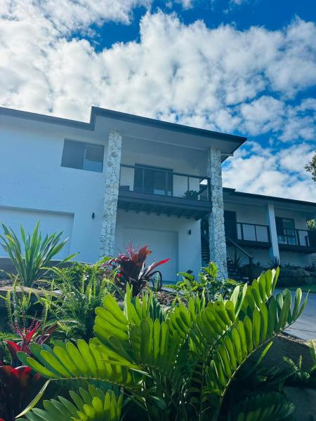 Tropical Coastal Retreat - Gold Coast