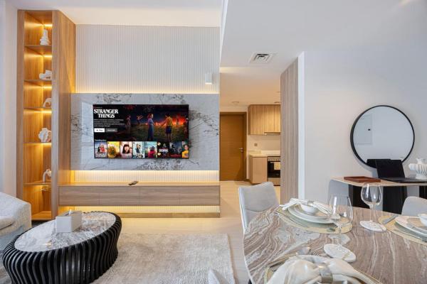 Auf dem Foto ist das Objekt Mahogany 28 - 2BR 8PAX - Infinity Pool and Comfort in der Stadt Dubai zu sehen.