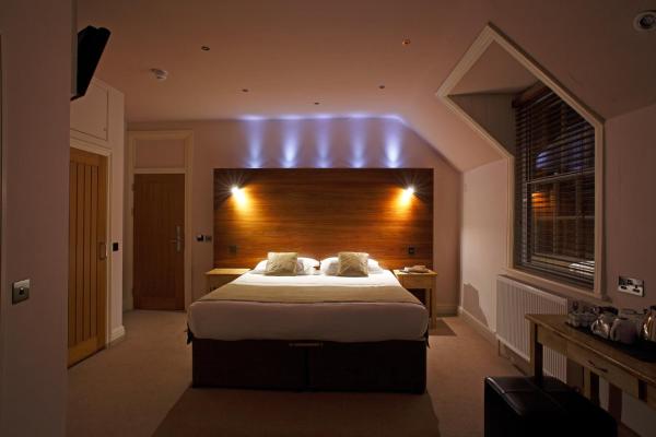 照片显示了位于Aberystwyth市的Castle Hotel物件。