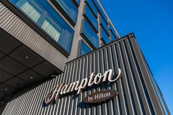 Auf dem Foto ist das Objekt Hampton By Hilton Wroclaw Airport in der Stadt Samotwór zu sehen.