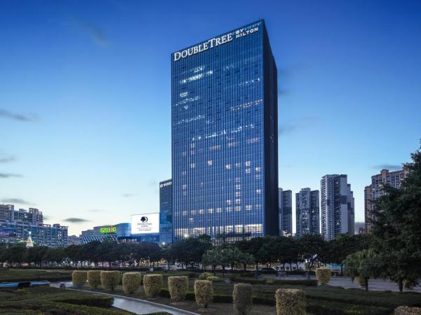 A la foto es mostra l'objecte Doubletree By Hilton Shenzhen Longhua Shenzhen North Railway Station situat a la ciutat de Shenzhen.