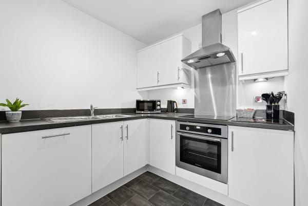 Φωτογραφία 2: Cotels at The HUB Serviced Apartments, Superfast Broadband, Central Location, Free Parking