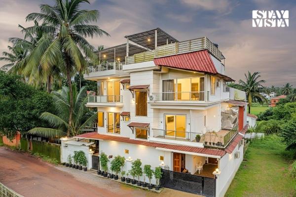 En la foto se muestra el objeto StayVista at Casa Clarence with Pool and Jacuzzi Villa ubicado en la ciudad de Nerul.