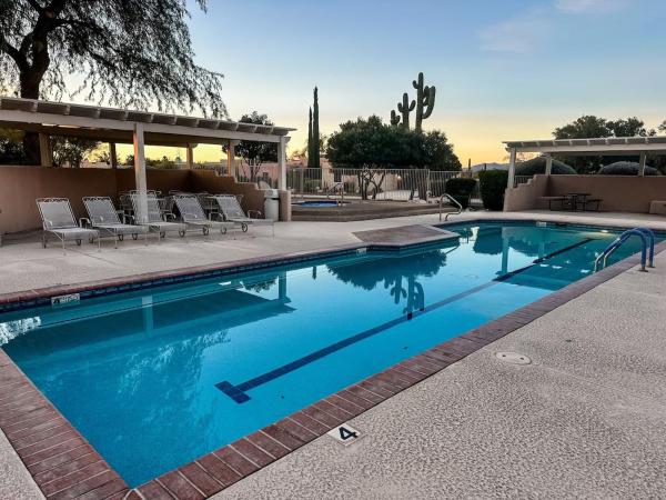 Community Pool And Spa, 4 Br 3 Ba, Yard, Office) - Oro Valley, AZ