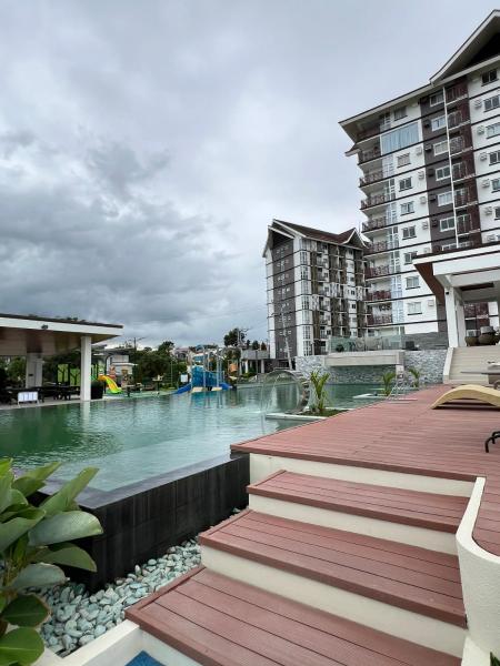 En la foto se muestra el objeto Antara Residential Condominium ubicado en la ciudad de Candulawan.