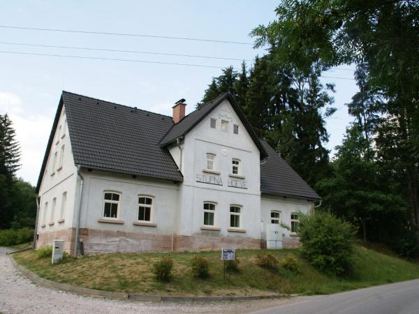 Na zdjęciu widoczny jest obiekt Apartment in Bohemian with Shared Pool położony w mieście Pecka.