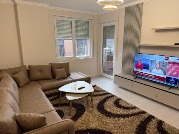 Na foto é possível ver o objeto E&E Family Apartment, 5 min from Airport, city center localizado na cidade de Vorë.