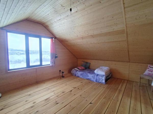 写真にはKarbi市にあるLe refuge d'Ushiが写っています。