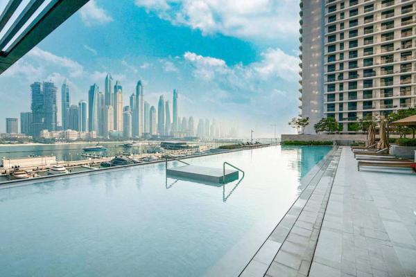 På billedet ses objektet Fully Furnished 1 BR BeachFront with Beach Access beliggende i byen Dubai.