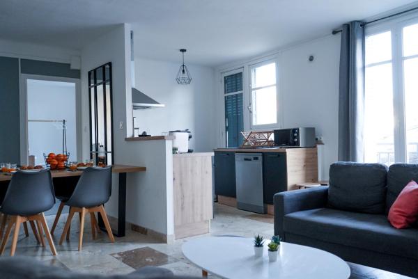 På bilden syns objektet CARC'APPART Appartements à Carcassonne som ligger i staden Carcassonne.