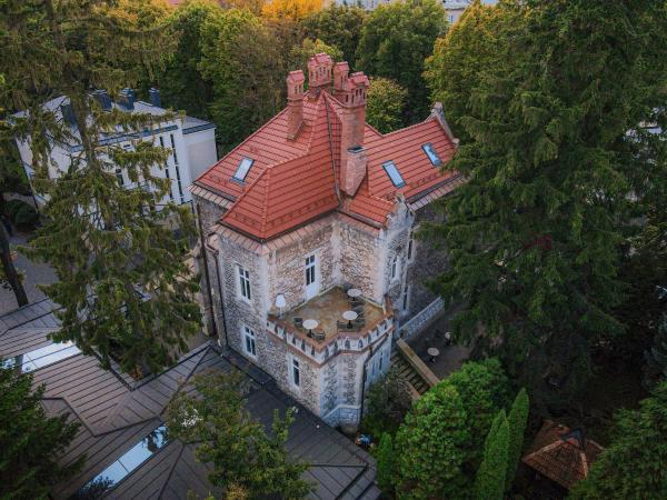 Lion's Castle Hotel, Lwiw