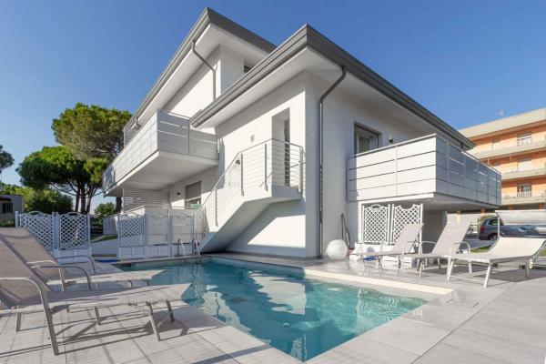 Apartment With Pool In Bibione 54750 - Bibione