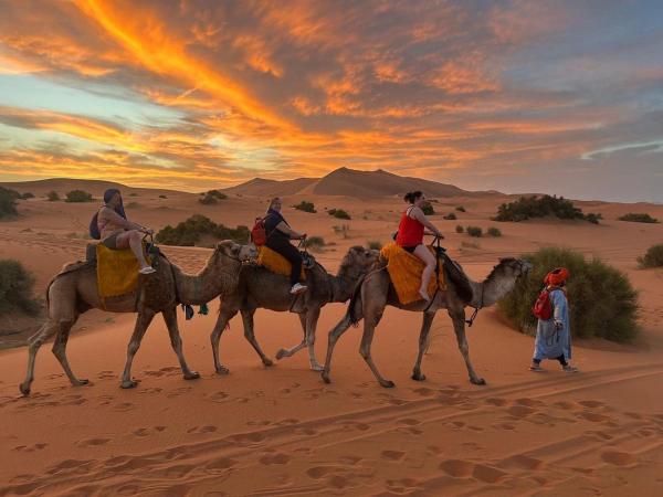 A la foto es mostra l'objecte Traditional Riad Merzouga Dunes situat a la ciutat de Khamliya.