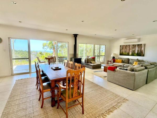 Shadforth Rise: Spacious, Modern Home, Beautiful Views, 4 Mins To Town - Ocean Beach
