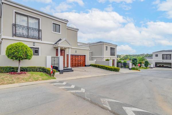 3 Bed House In Fourways Near Monte Casino & Sandton - Lanseria