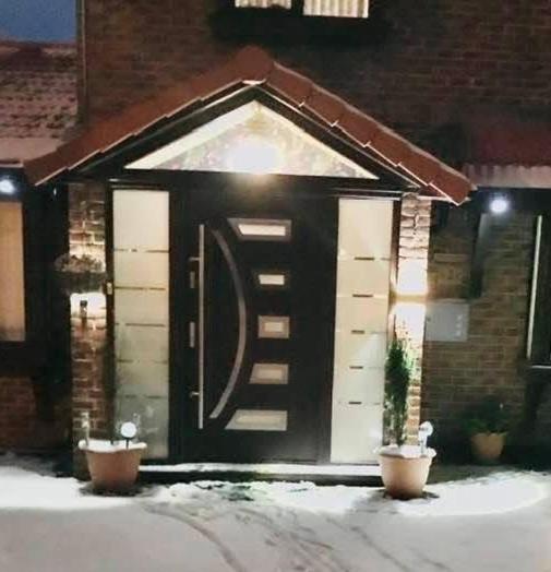 A la foto es mostra l'objecte Read Oak Lodge - Spring Offer - Free Parking - Kitchen Laundry Facility - Near PRUH - Orpington - 20 Mins from London Bridge situat a la ciutat de Farnborough.