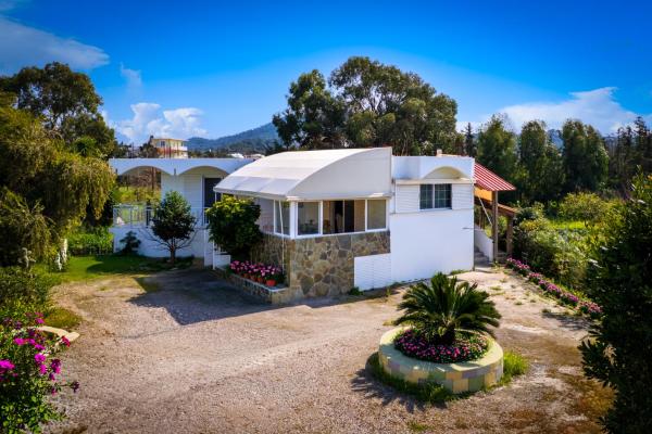 Flora Beach House - Faliraki