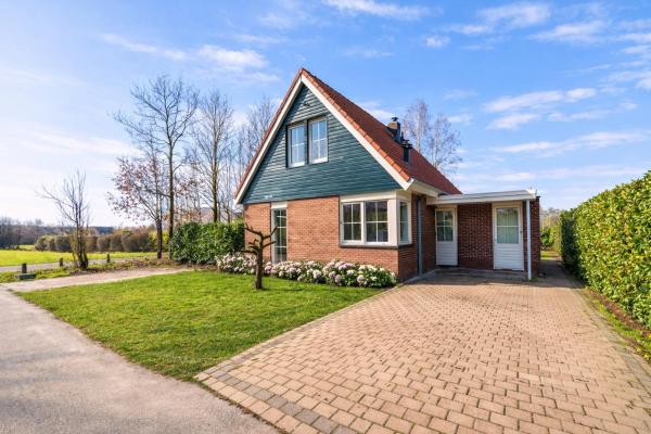 Nella foto è visibile l'oggetto Comfort Villa for 8 People situato nella città di Zeewolde.