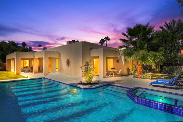 The Desert Nest - Palm Desert, CA