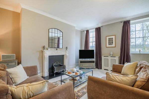 På bildet vises objektet 2 Bed in Bath oc-bhr15 som ligger i byen Bath.