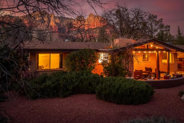 Myrinn- Classic Beauty With Firepit And Red Rock Views - Sedona, AZ