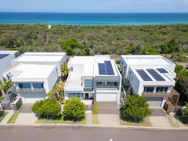 Pet-friendly Waterfront Retreat | 4br Resort Living - Budgewoi