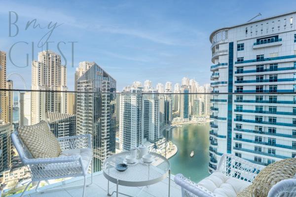 Auf dem Foto ist das Objekt Luxury Waterfront 2BR with spectacular Marina View in der Stadt Dubai zu sehen.