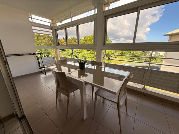 Na fotografii je vidět objekt Appartement tout confort et idéalement situé nacházející se ve městě Roussel.