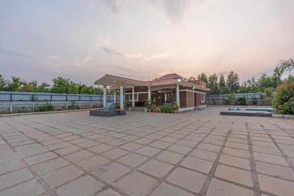 Courtyard Banyan Rustic 2 Bhk Villa With Pool Banyan Gazebo And Open Courtyard Living - Nandi Hills